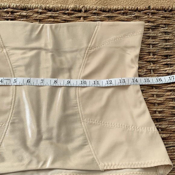 Maidenform Waist/Hip  Shapewear 2XL - Picture 6 of 8